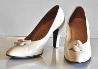Отдается в дар Свадебные туфли (винтаж)