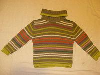 Отдается в дар теплые свитера для детей