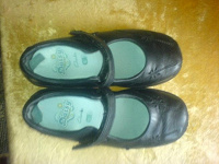 Отдается в дар туфельки Clarks р.12/G