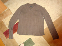 Отдается в дар Женские вещи р-р 44-48 остался свитер, тот, что на фото!