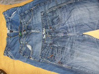 Отдается в дар джинсы и шорты на мальчика (9-11лет)