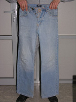 Отдается в дар Брюки джинсовые, D&G размер 29, ITALY