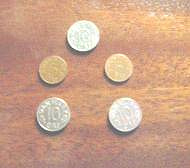 Отдается в дар Ровесники: 2 монеты — 5 оре 1976 и 3 монеты — 10 оре 1976, Дания