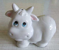 Отдается в дар Красавица-коровка хочет к Вам домой :) Может быть ракрашена по Вашему вкусу :)