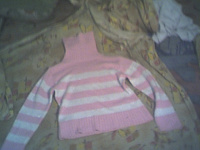 Отдается в дар милый бело розовый свитер