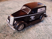 Отдается в дар МАШИНКА 1935 Ford Parts Sedan Delivery — 1:36 Scale