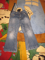 Отдается в дар две штуки джинсы на девочку 6-7 лет