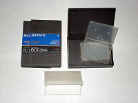 Отдается в дар От разного типа видеокассет коробки.