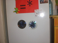 Отдается в дар магниты на холодильник «снежинки»