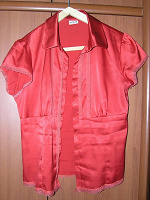 Отдается в дар красная блузка