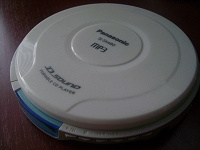 Отдается в дар CD-плеер Panasonic