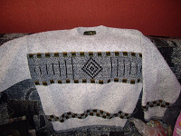 Отдается в дар свитер детский