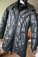 Отдается в дар Женская зимняя куртка-пуховик, размер 44