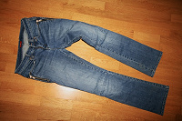 Отдается в дар джинсы Guess (size 28)