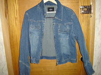 Отдается в дар Куртка джинсовая женская рр46-48
