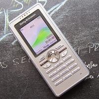Отдается в дар Сотовый телефон Sony Ericsson R300