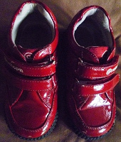 Отдается в дар Красные лаковые туфли для девочки