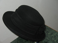 Отдается в дар Шляпа черная размер 53-54
