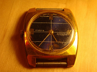 Советская мелочевка: сломанные часы, шариковая ручка, охотничьи спички и брелок-книжка