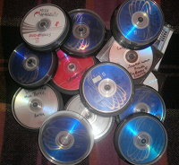 Отдается в дар Очень много DVD-дисков с фильмами, сериалами