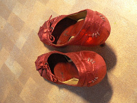 Отдается в дар Красные туфли