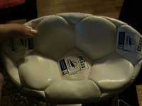 Отдается в дар Мяч футбольный надувной :)