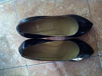 Отдается в дар туфли черные лаковые 38-38.5