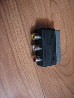 Отдается в дар Переходник scart-rca.