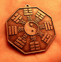 Отдается в дар Китайские медальоны