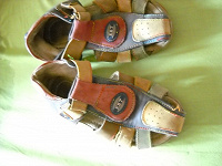 Отдается в дар сандалики разноцветные, 30й размер