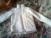 Отдается в дар Куртка белая 46 размер