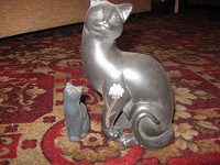 Отдается в дар фигурки кошка с котенком