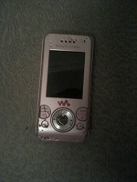 Отдается в дар Sony Ericsson W580i (в использование/ремонтнику)