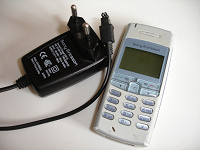 Отдается в дар Sony Ericsson T100 (не работает) и зарядка к нему