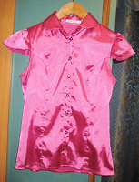 Отдается в дар Розовая атласная блузка