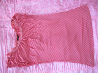 Отдается в дар Милая розовая футболочка