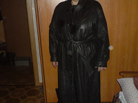 Отдается в дар Пальто кожаное