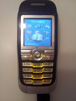 Отдается в дар мобильный Sony Ericsson J300i работает, с зарядкой