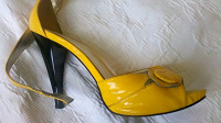 Отдается в дар женские туфли 38 размер