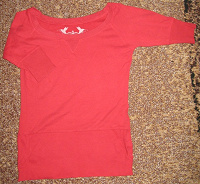 Отдается в дар Красный женский свитер