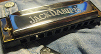 Отдается в дар Губная гармошка Jack Daniel's