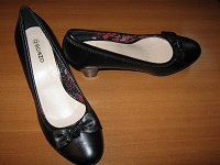Отдается в дар туфли женские 38 размер
