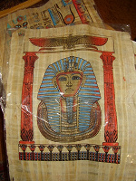 Отдается в дар для любителей Египта (папирусы и статуэтки) — в одни руки)
