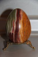 Отдается в дар Каменное яйцо на подставке— сувенир