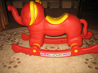 Отдается в дар Детская игрушка-качалка «Слон»