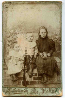 Отдается в дар Старенькая фотография до 1917.
