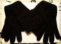 Отдается в дар Новые красивые нежные перчатки от Neckermann.
