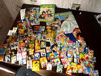 Отдается в дар SailorMoon наклейки, закладки, календарики, книжка и прочее.
