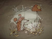 Отдается в дар дизайнерская футболочка Mushroom hunter, р. 40