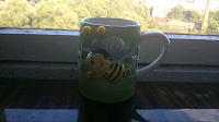 Отдается в дар Чашка с пчелкой